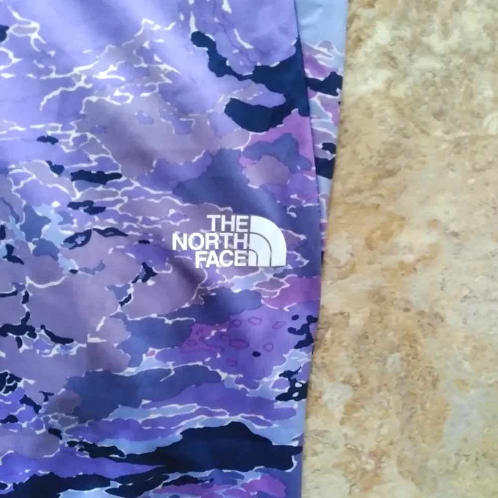 The North Face On Mountain Girls Camo leggings, size Large - Picture 4 of 9